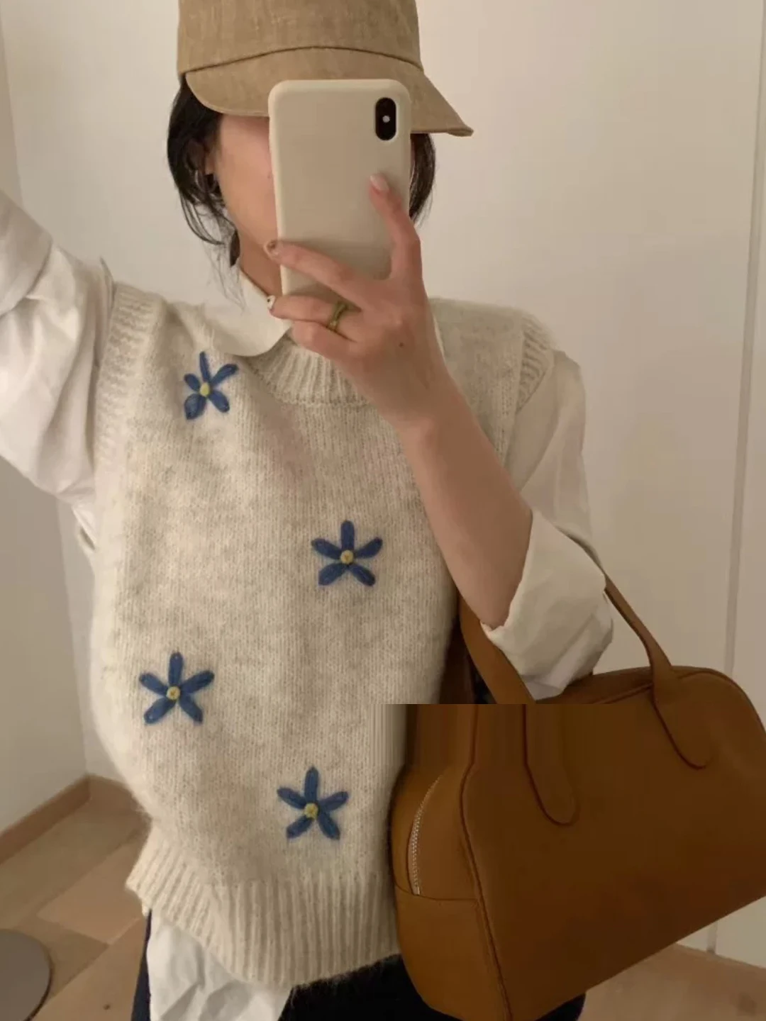 Gray Knitted Floral Embroidery Sleeveless Vest Women's Autumn High-End Feeling Layering Outerwear Sweater Vest Top