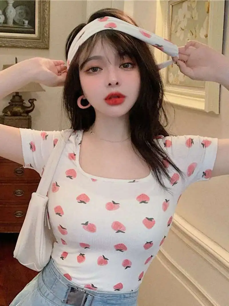 

WOMENGAGA Sweet Cool Hot Girl Сексуальная короткая футболка с квадратным вырезом Женская летняя рубашка с тонким низом Топ для девочек Студенческая мода Sweet LB73