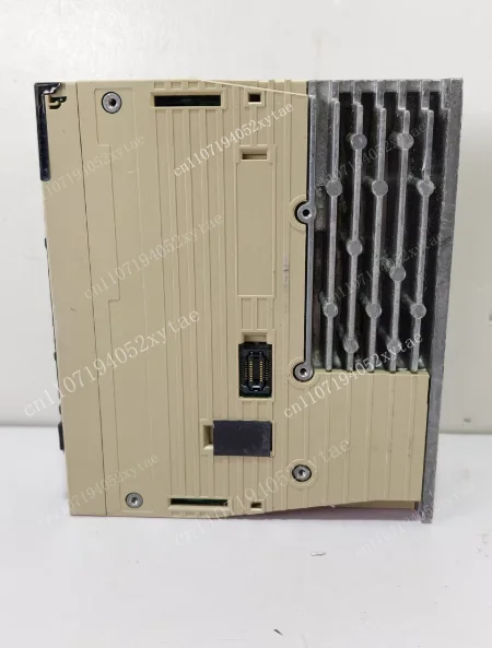 Servo Drive SGDV-1R6A01B 200V 200W Three-phase Can Be Used Normally