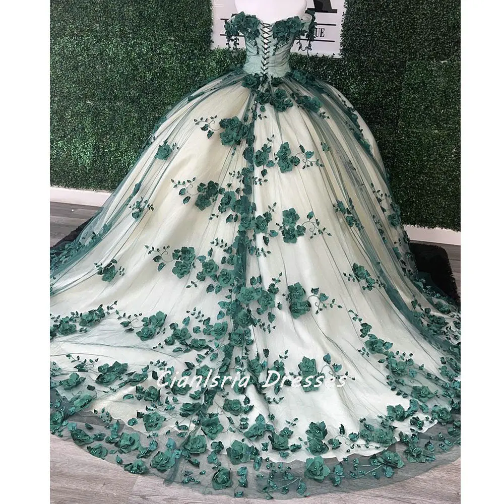 Vestido De quinceañera verde esmeralda con hombros descubiertos, vestido De baile De XV Años, flores 3D, encaje De cristal dulce 15 desfile