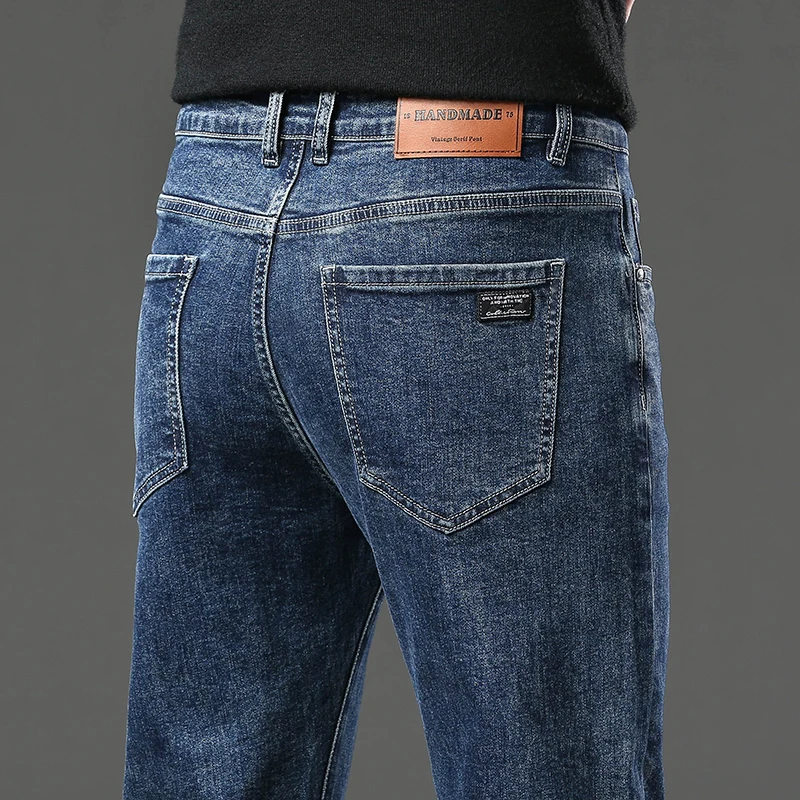 Осень 2024, новые мужские эластичные джинсы, модные корейские тонкие прямые джинсовые брюки, высококачественные деловые повседневные молодежные брюки