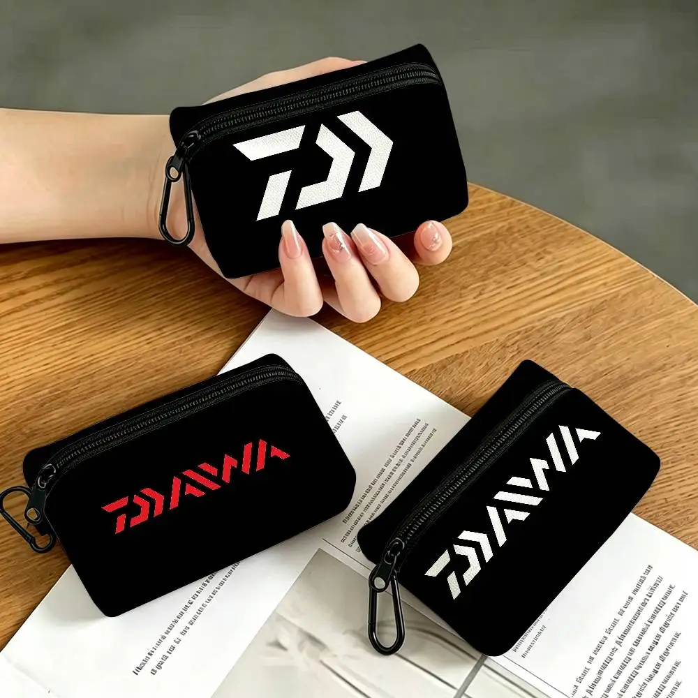 Fashion D-Daiwa Oxford Coin Wallet Detachable Carabiner Hook Compact Storage Bag For Outdoor Shopping Accessory