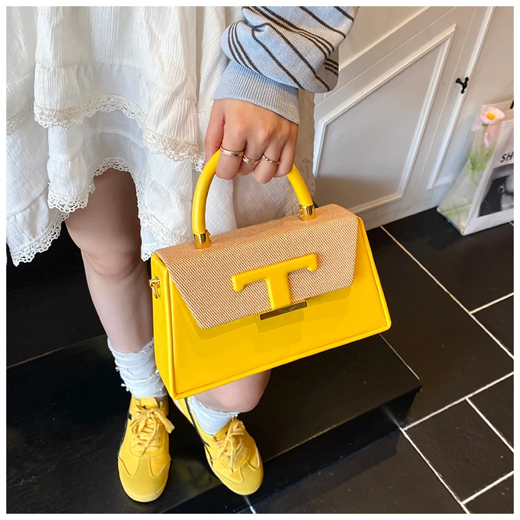 

Simple Yet Stylish Shopper Tote Bag with Large Capacity Solid Color and Crossbody Strap Option