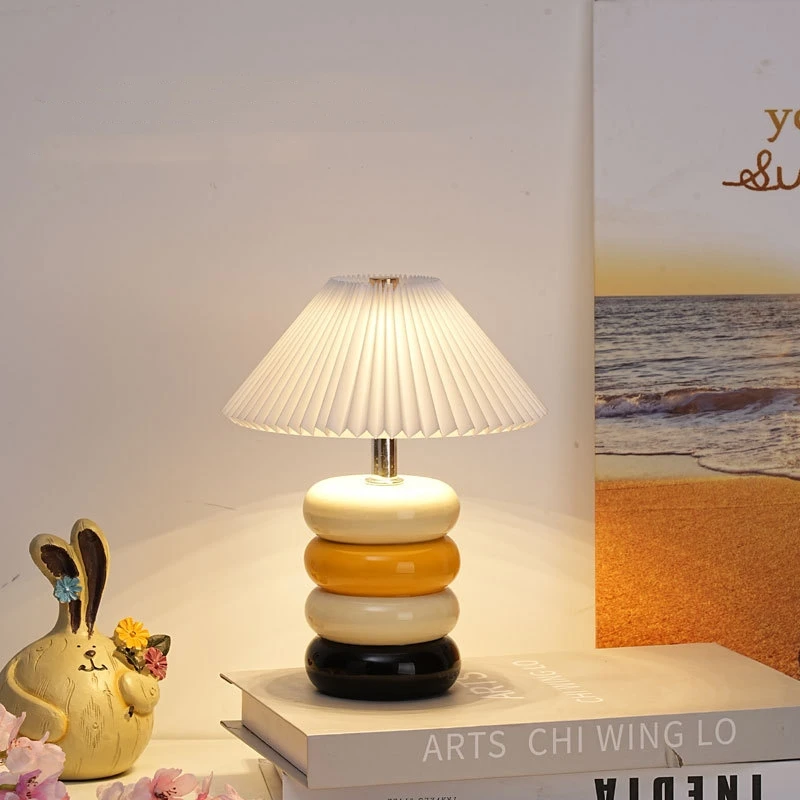 

USB Cream Stacked Stone Pleated Table Lamp Bedside Bedroom Sleep Creative Romantic Atmosphere Lamp Simple Night Light