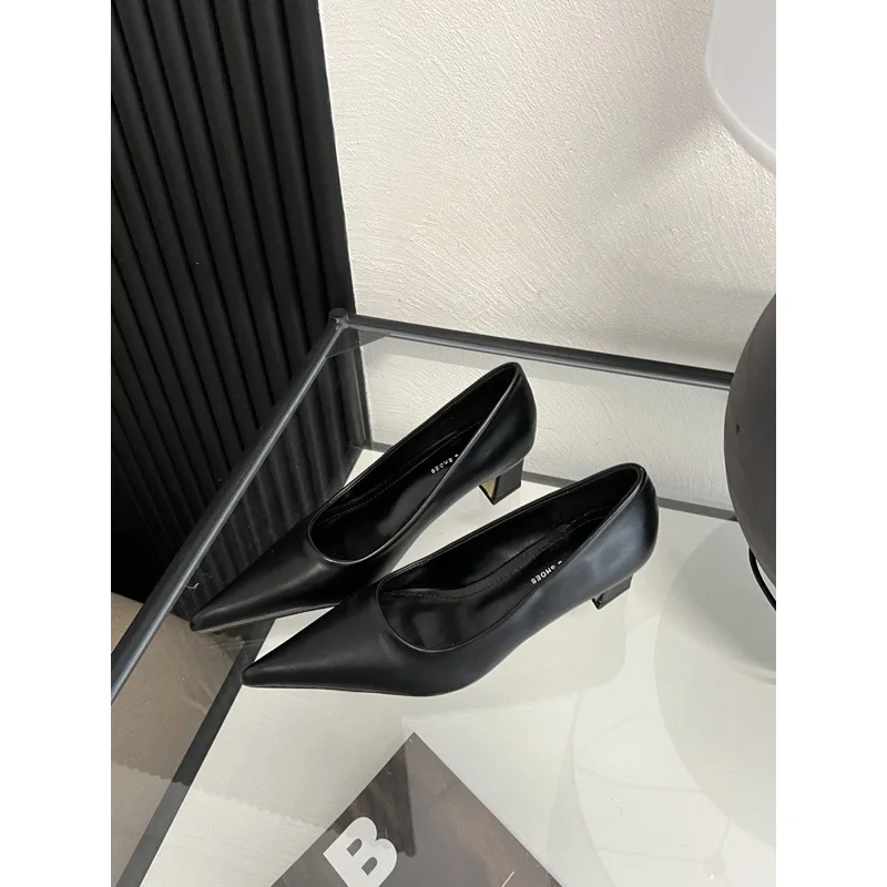 Sapatos boca rasa elegante 2024 moda feminina casual tênis apartamentos dedo do pé apontado novo modis vestido em saltos med bombas hig