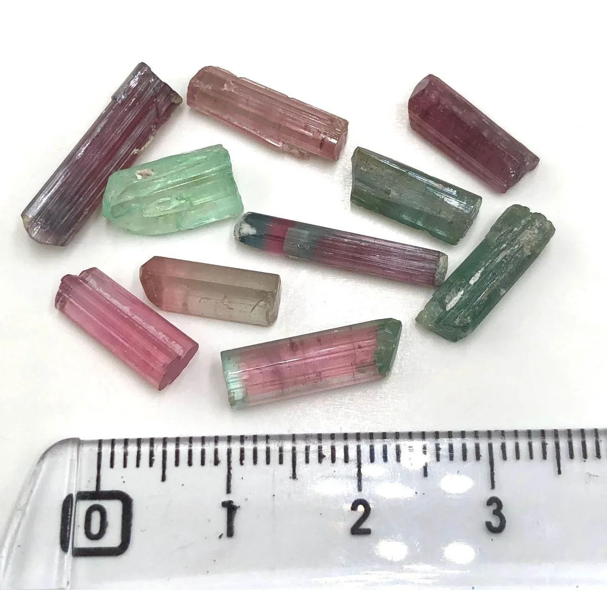 Brazilian Elbaite Crystal Specimens, 10g 5-15mm Natural Mix, Display Box for Craft Projects & Mineral Display