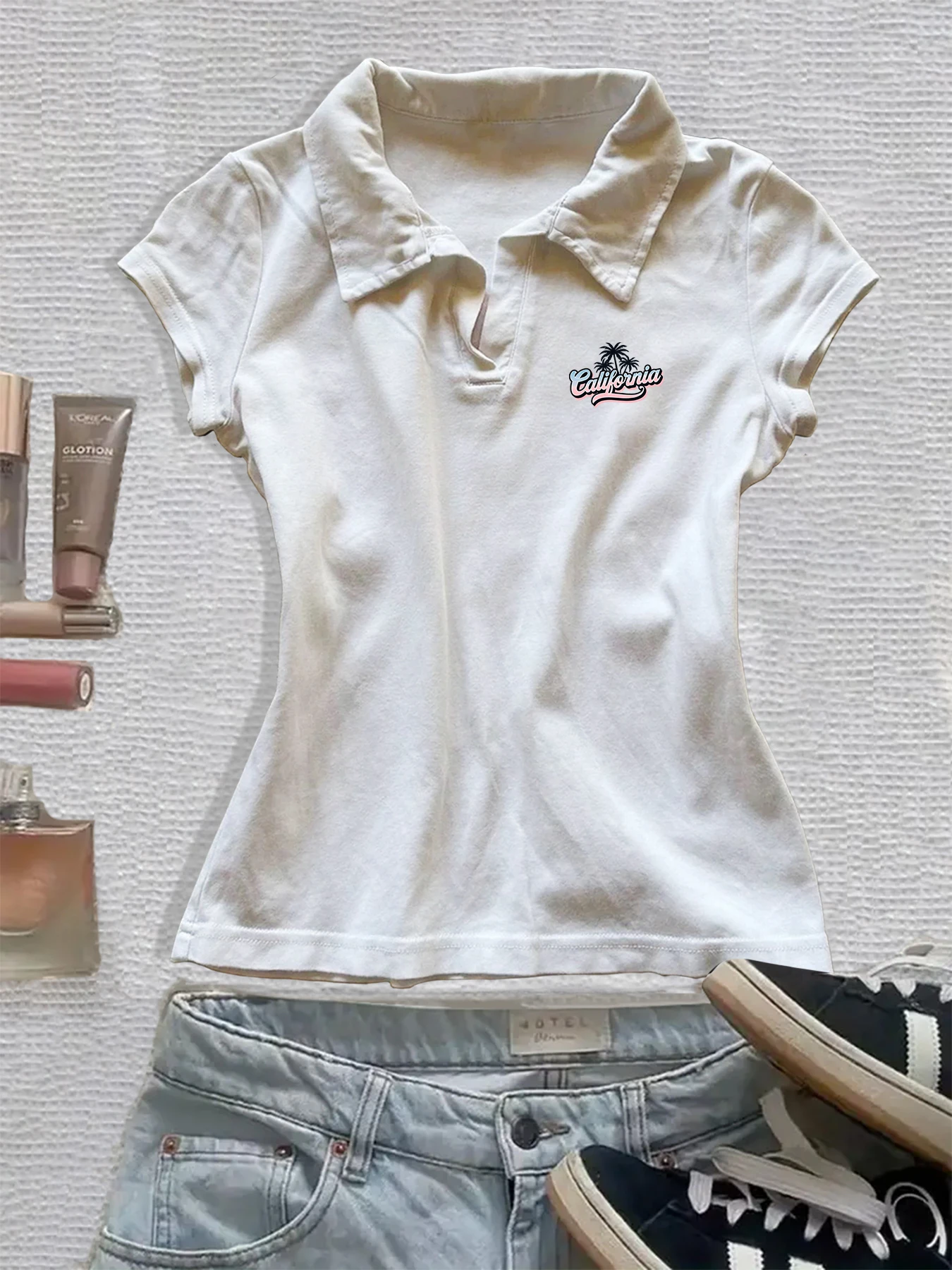 

Amazing summer Women's slim polo with small V-neck and short sleeves is easy and fashionable this is what you really need