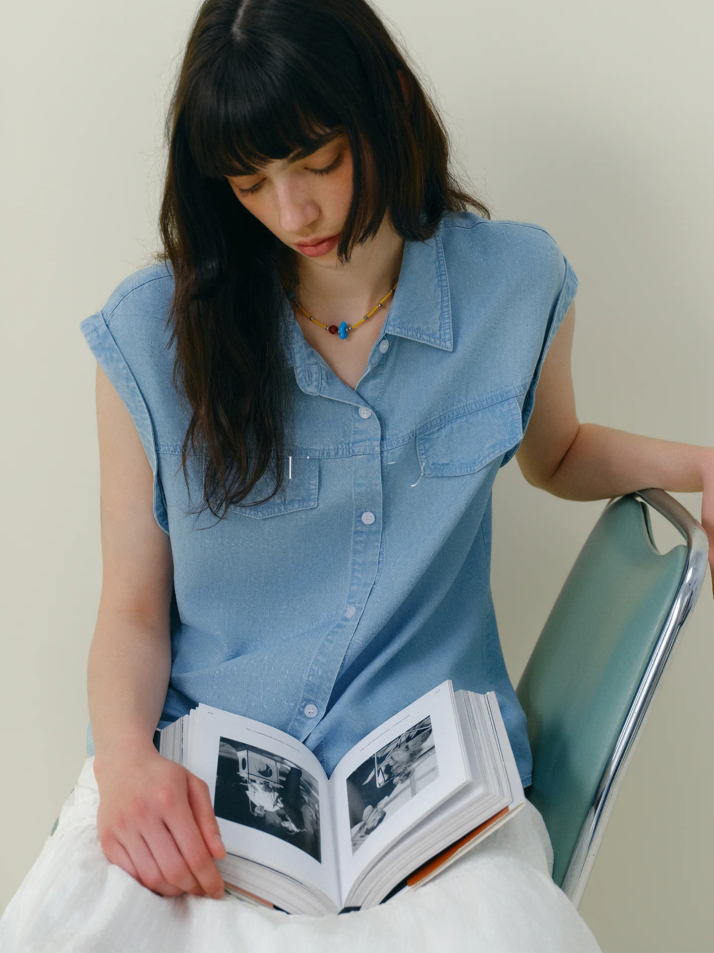 

Rina Berry100% Lyocell Casual Style Short Sleeve Turn-down Collar Loose Fit Summer Casual Versatile Denim Shoulder Shirt