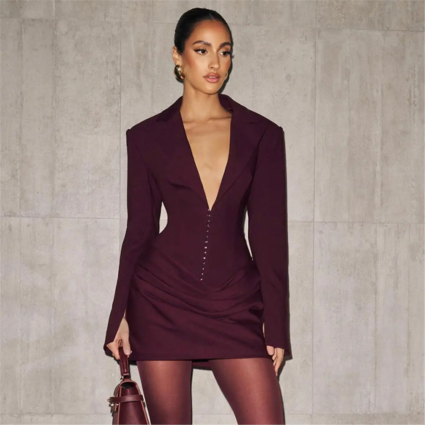 Dopasowany garnitur wyszczuplający z dekoltem w serek i podkreśloną talią, damski, jesienno-zimowy, nowy, elegancki, jednolity kolor, europejski styl, długi rękaw.