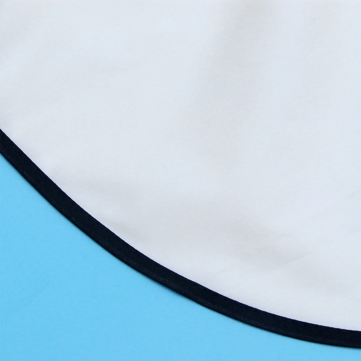 

Soft Lightweight Hairdressing Cape Adjustable Haircut Apron For Salon Home Barbers Umbrella Cloak Hair Cut Gown