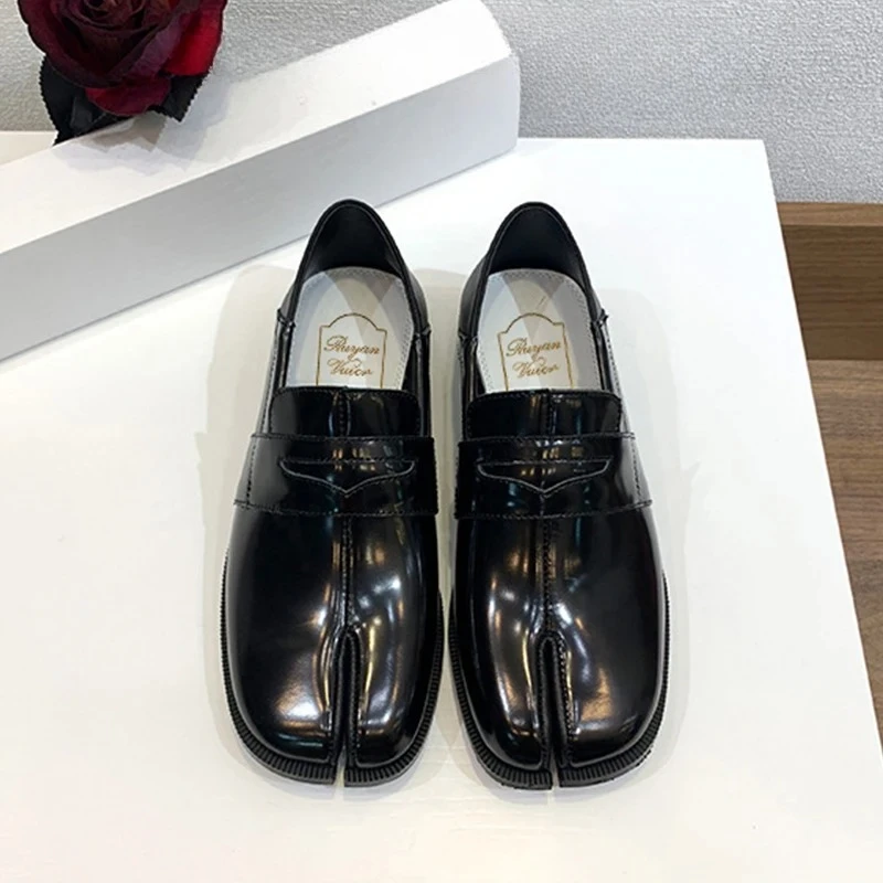 Zapatos de Lujo para Parejas, Mocasines para Hombre y Mujer, Diseño de Punta Dividida, Zapatos Casuales de Cuero, Zapatillas de Moda, Versión Coreana, Zapatos de Tendencia, Nuevos