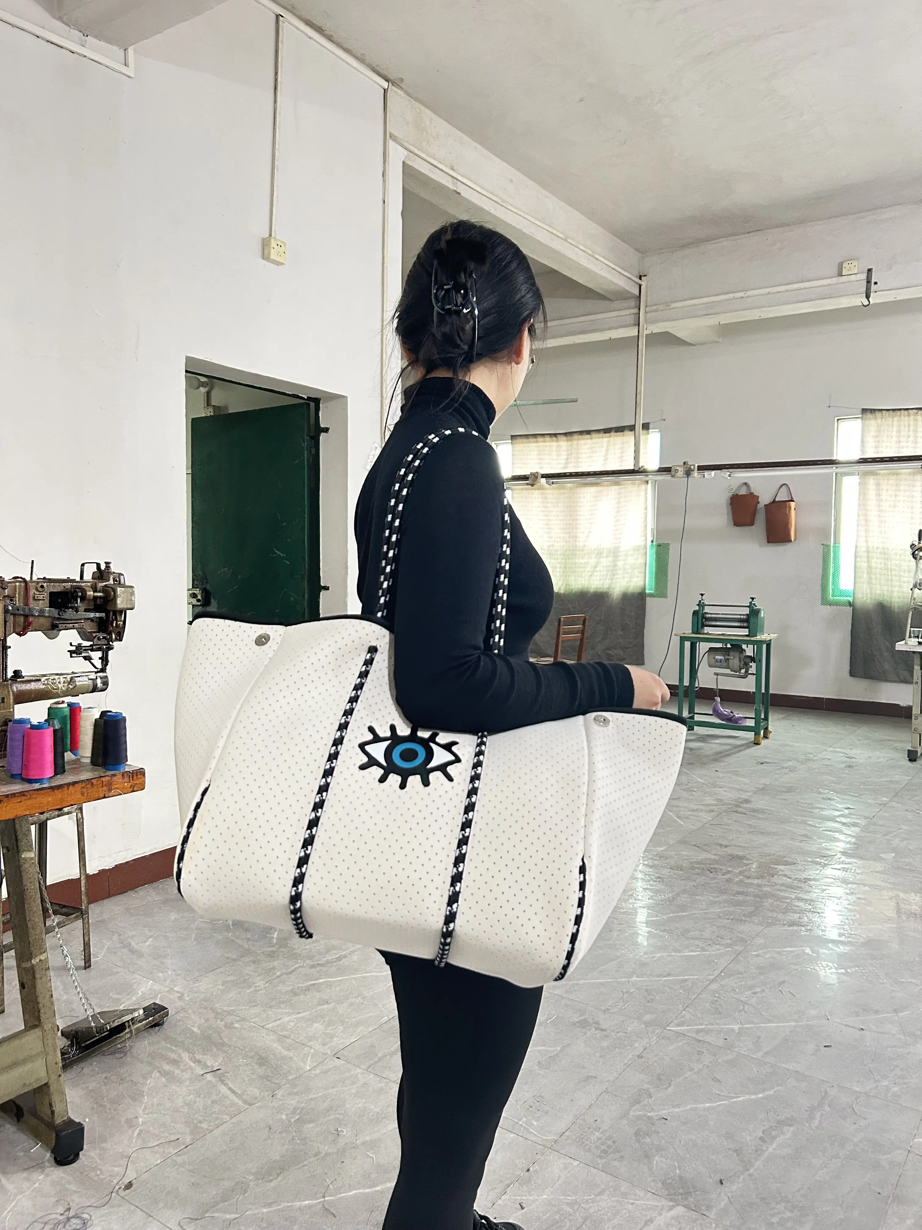 2024 Hot Travel Bag Ladies perforated neoprene tote bag with Small purse Ladies Large neoprene Beach tote bag