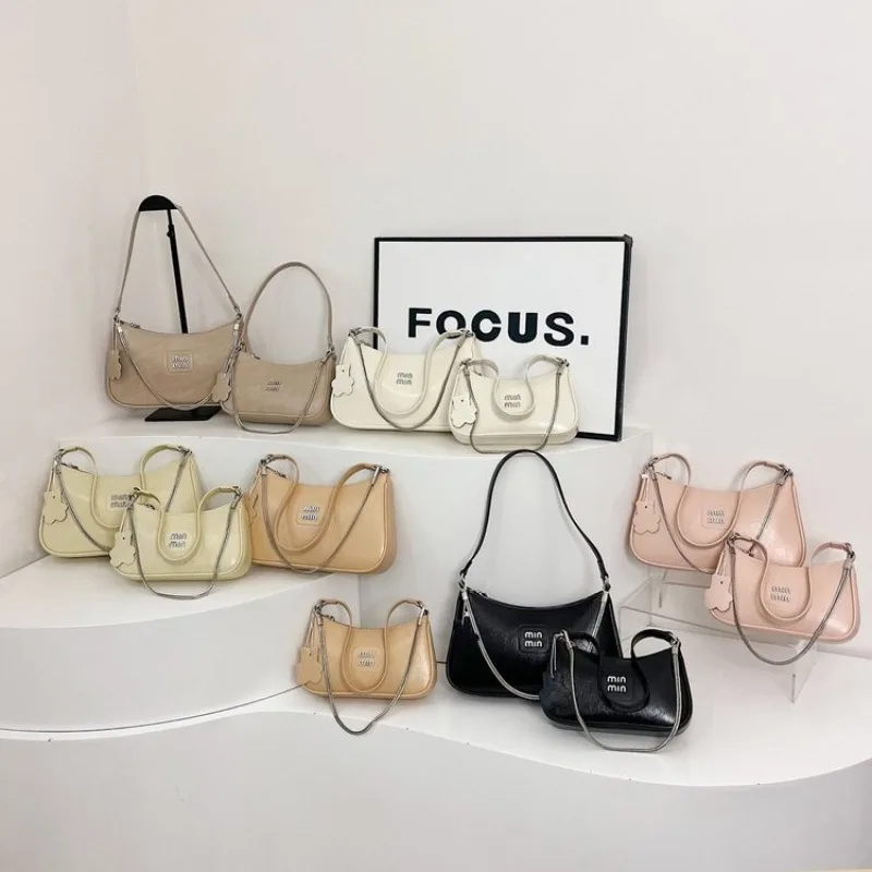 

Designer Minimalist Diaper Bag Fashionable Solid Color Tote Casual Simple Leather Crossbody Large Capacity Commuter Handbag