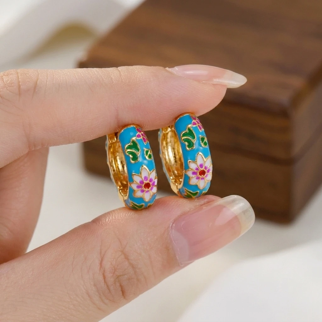 Vintage Emaille-Blumen Niedliche Huggie-Creolen für Damen, Boho Bunte Gravierte Blumen-Kreisohrringe, Trendiger Schmuck Geschenk – Detail 4