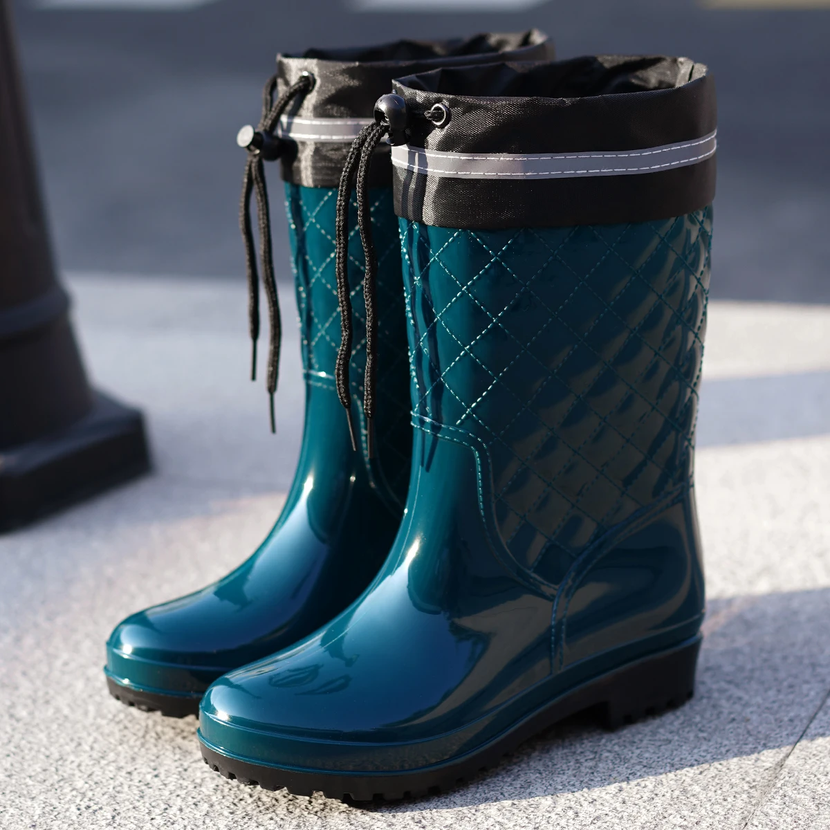 Minimalist style outdoor work kitchen anti slip waterproof drawstring drum mouth all season universal women's rain boots view 6