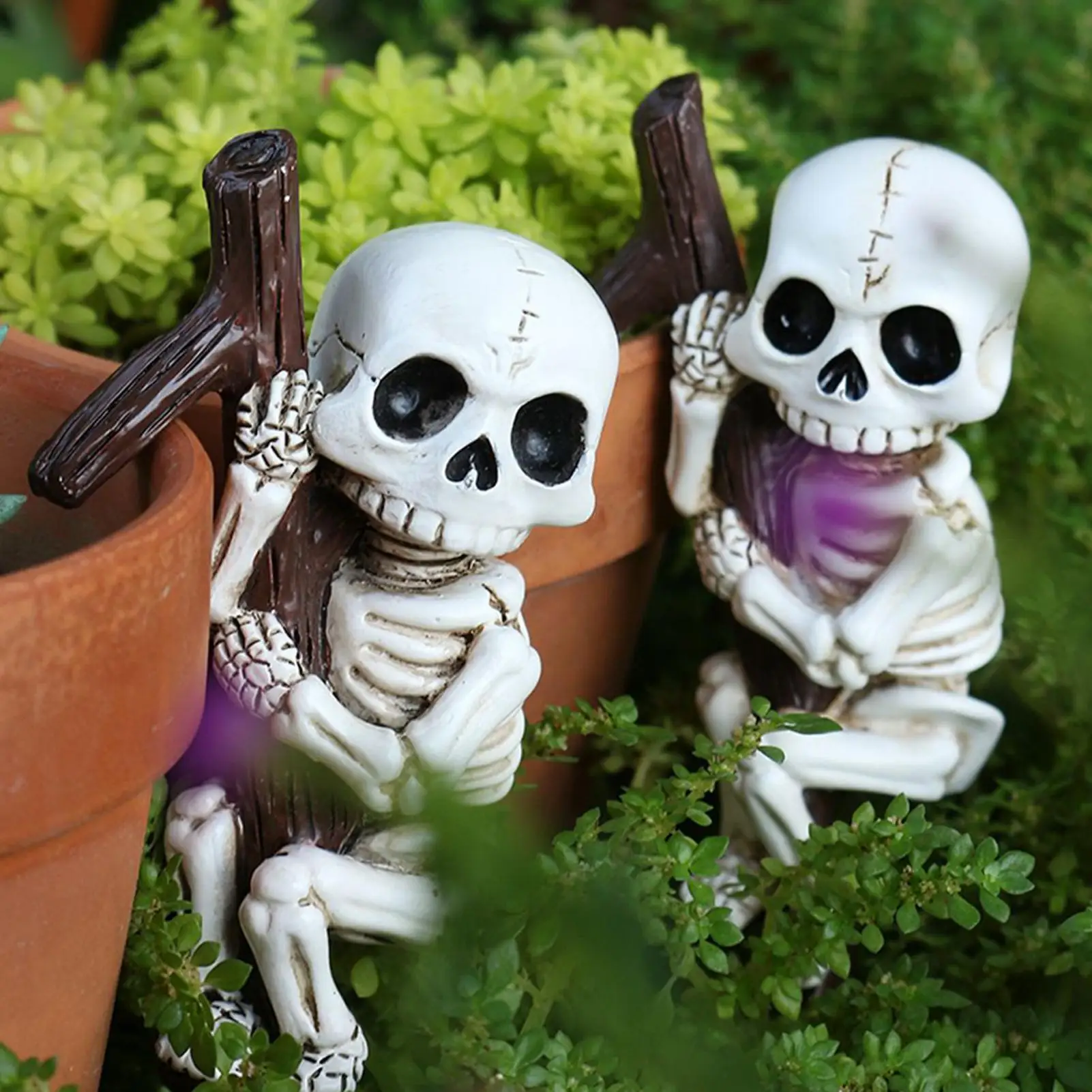 2pcs Halloween Skull Embrace The Branches Decorations Skull Spooky Courtyard Flowerpot Decor Resin Skull Statue Pendant