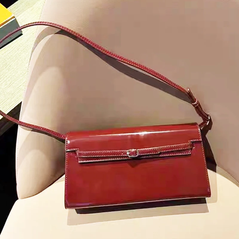 

Классические флип-маленькие сумки-коробки для женщин, роскошные дизайнерские сумки и кошельки, новинка 2023 года, украшение в виде пряжки из искусственной кожи, подмышки, плечо