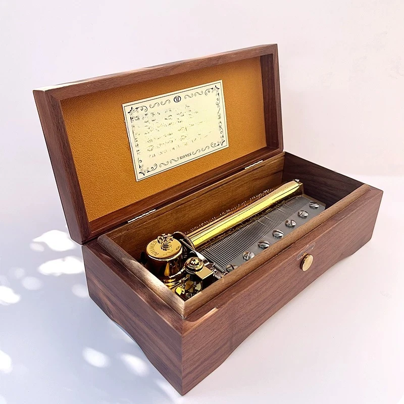 Walnut wood music box, Canon music box
