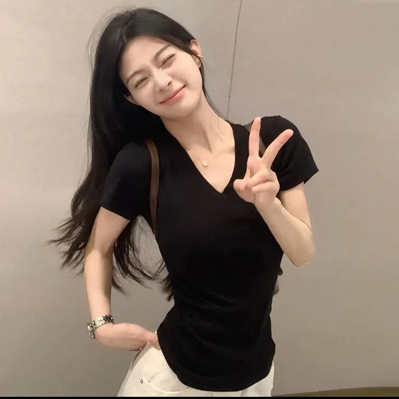 

2025 Белая женская футболка с v-образным вырезом и коротким рукавом, летняя хлопковая облегающая женская футболка с плечами, топы с длинными рукавами