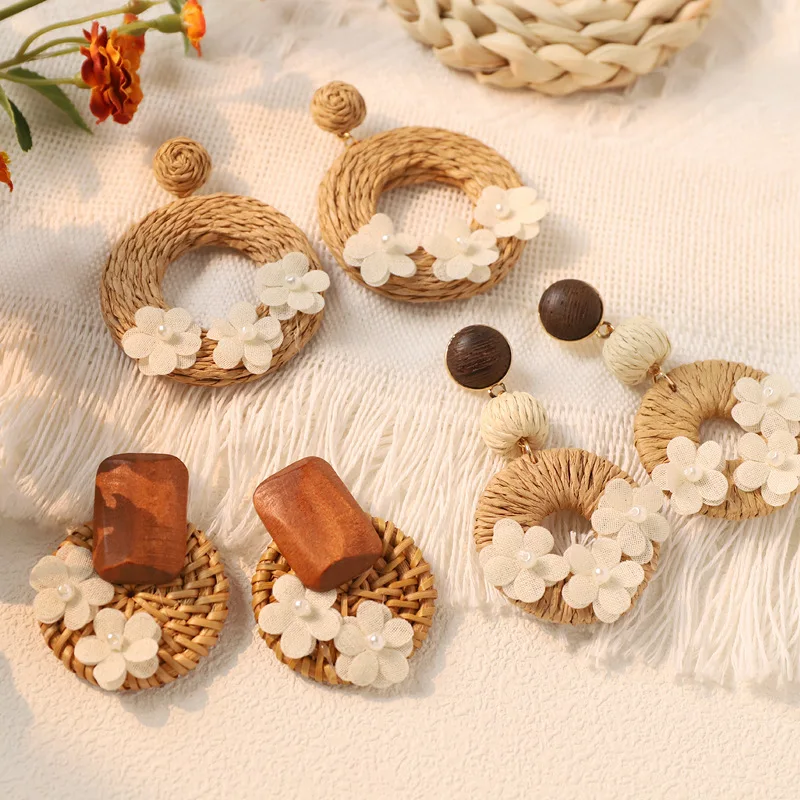 Boho Rattan Woven Hoop Drop Earrings Cottagecore White Fabric Flower Wooden Raffia Earrings for Women Summer Vacation