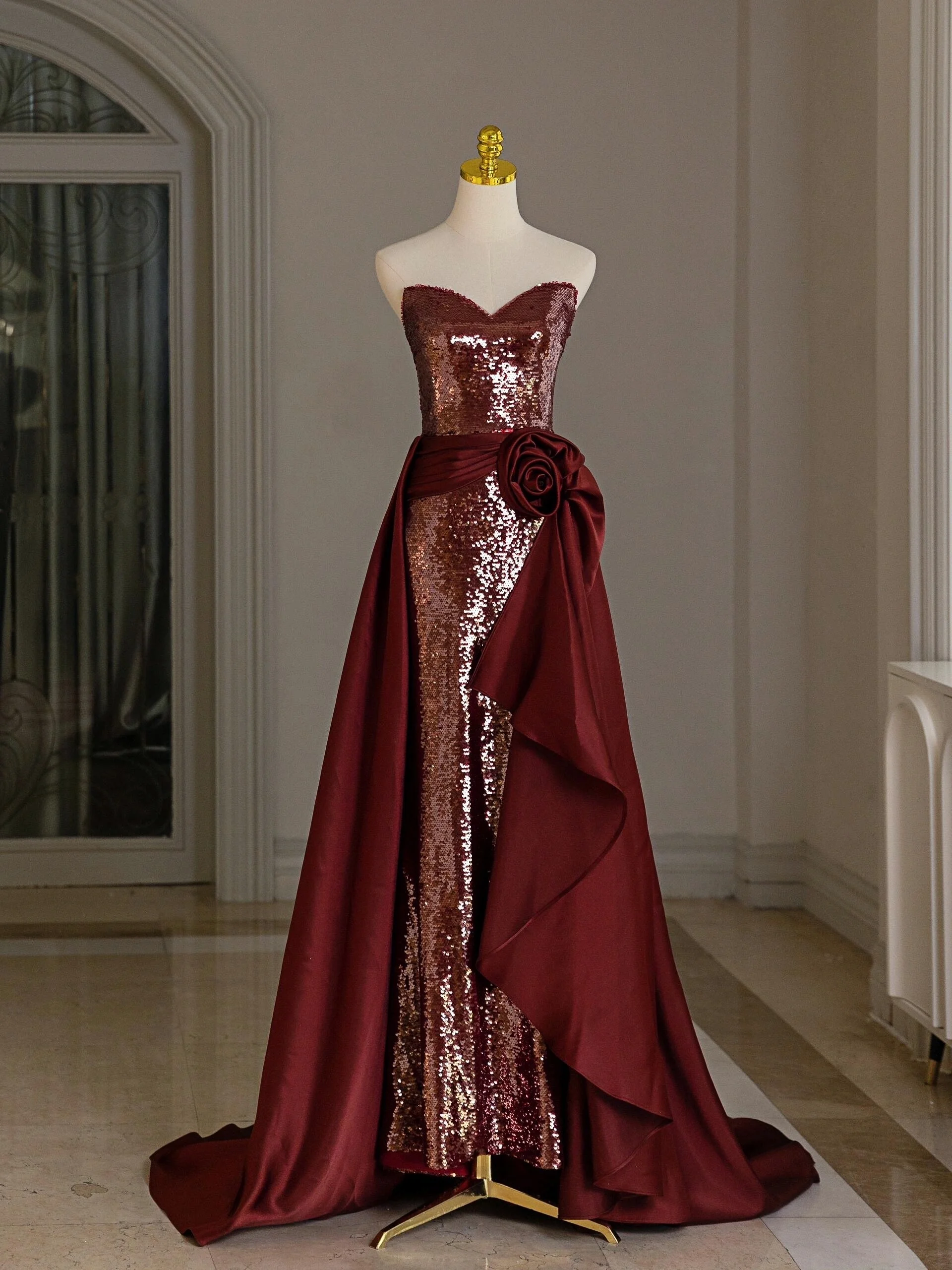 

Vintage Burgundy Prom Dress Sweetheart Neckline Strapless Sleeveless Sequined Backless A-Line Special Occasion Celebrity Gown