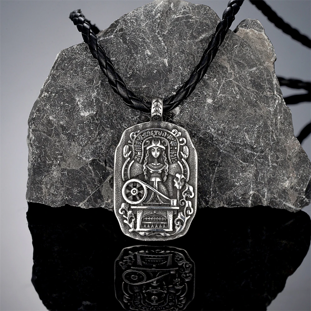 Retro Wicca Priestess Necklaces Men Women Double-sided Norse Goddess Freya Stainless Steel Pendant Pagan Talisman Viking Jewelry