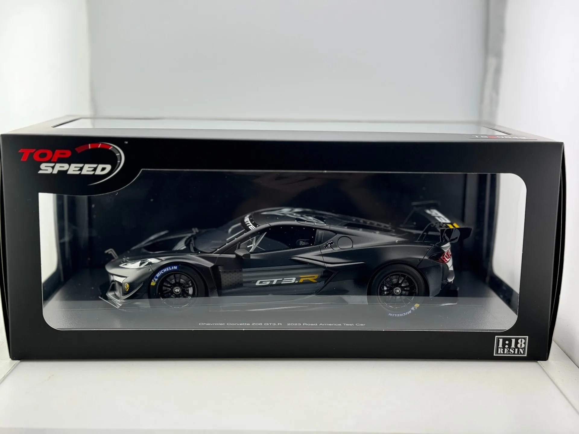 

Diecast TOP 1/18 Scale Chevrolet Corvette Z60 GT3.R Car Model Collectible Toy Gift Souvenir Display Ornament