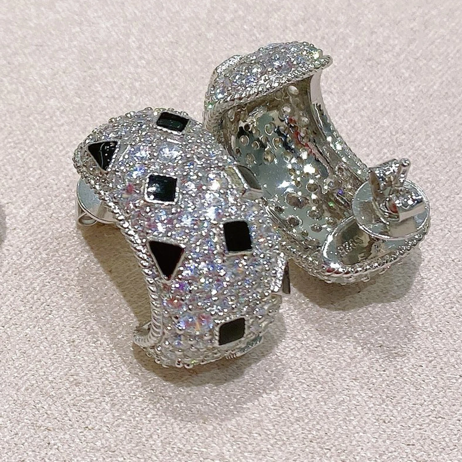 

Full Zircon Stone Black Panther Leopard Print Earrings Silver Larger 925 C Shaped Earrings Luxury Fine Jewelry For Women or Men