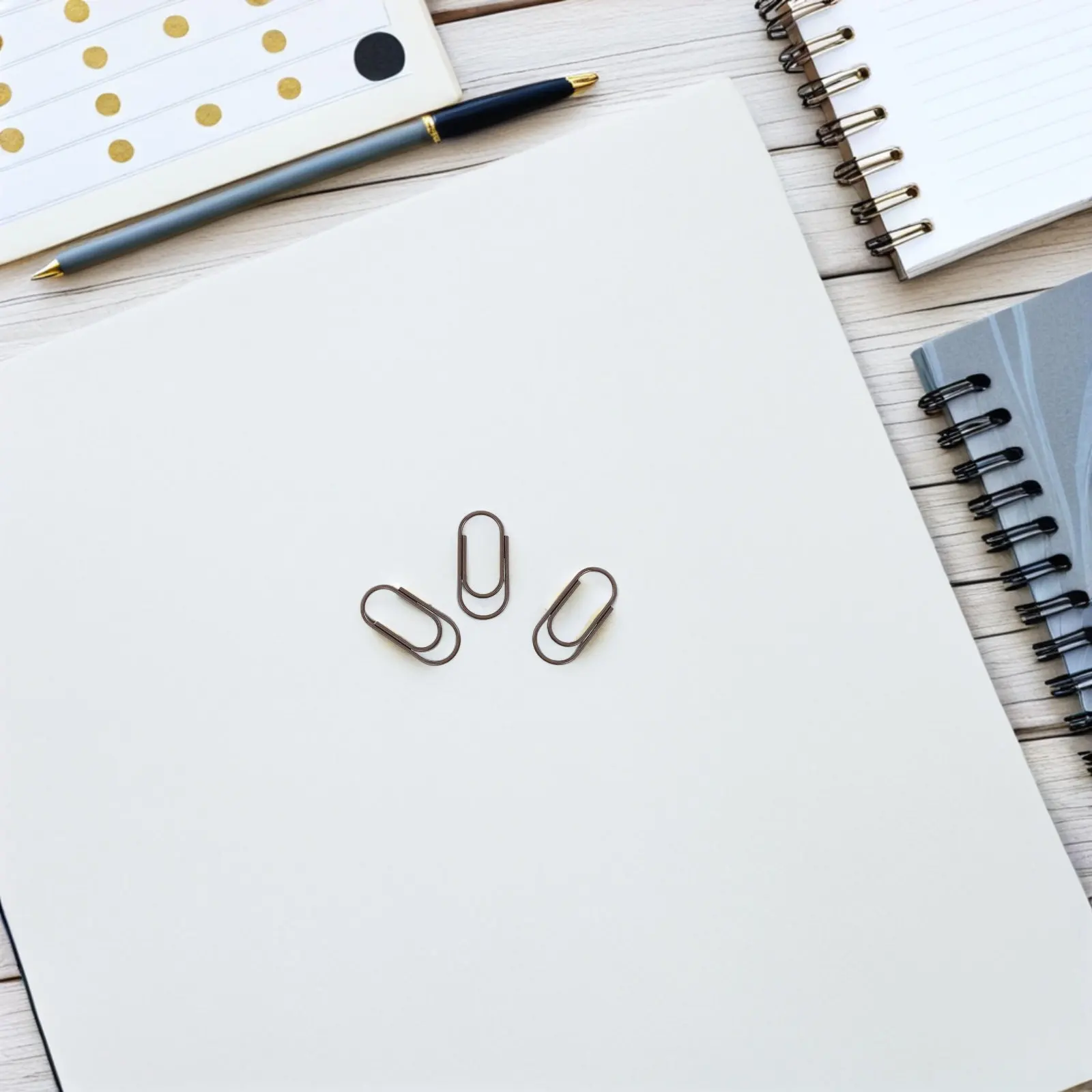 200Pcs Mini Metal Paper Clips Dark Brown Size 0.6x0.3in Vintage Stationery Supplies for School Office Document