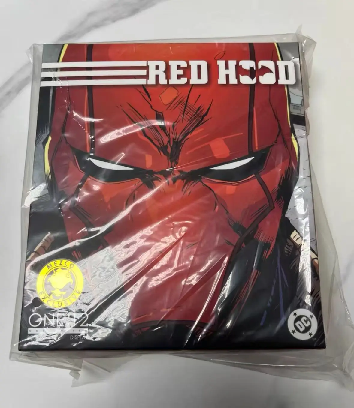 In Stock  MEZCO Ant 6-inch Clothes Action Figure Batman Anti-Hero Red Hood Action Figure