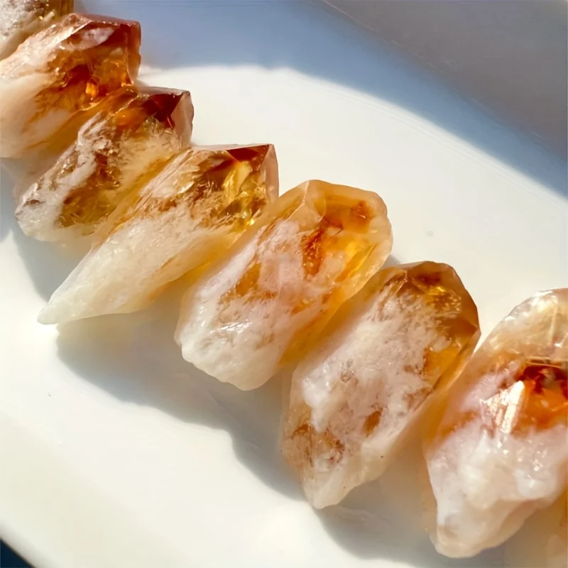 Cristal curativo Natural de 5 piezas, dientes de topacio brasileño, espécimen de mineral de piedra en bruto para decoración de habitación, decoración de escritorio, citrino