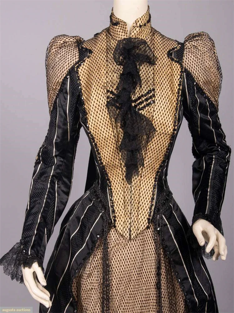 

1870S Victorian Medieval Renaissance Bustle Evening Gown Dress Edward Dress Woman's Daily Outfit
