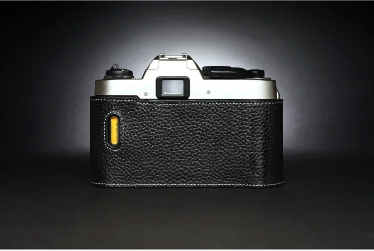 Design para Nikon FM10 feito à mão em couro genuíno meia capa para câmera Bolsa