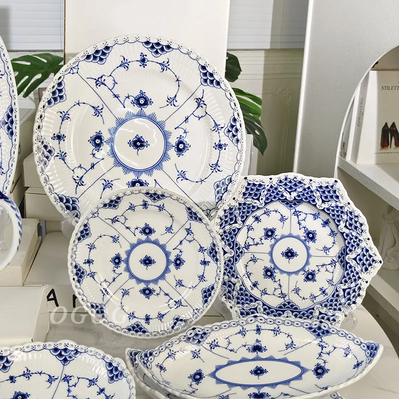 

Знаменитая модная западная кухня, изысканная роскошная лапша, миски, чашки, посуда, бытовые керамические миски, тарелки с фруктами