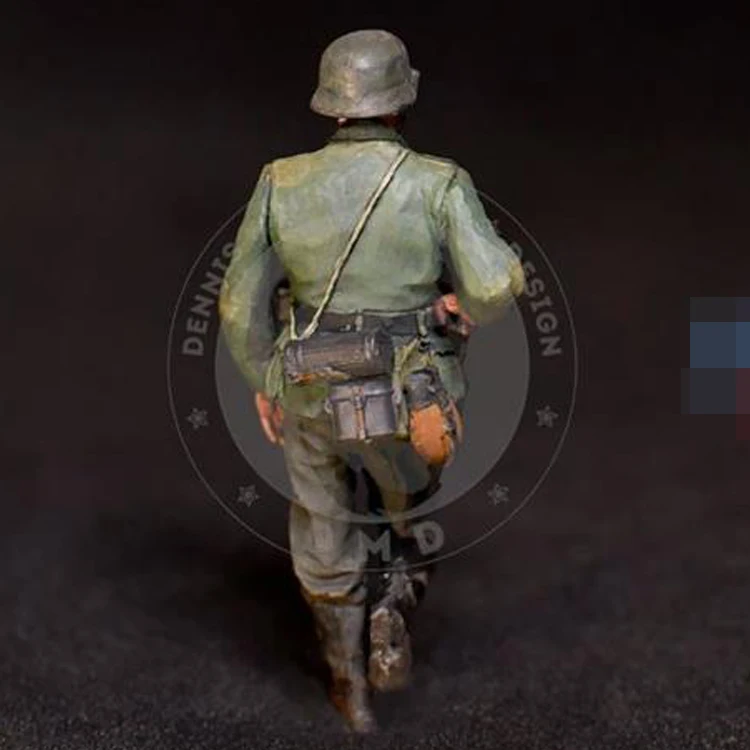 1/35 Resin Model figure GK Soldier, Rifleman Josef - 71st Infantry Division, Military theme WWII, Unassembled and unpainted kit