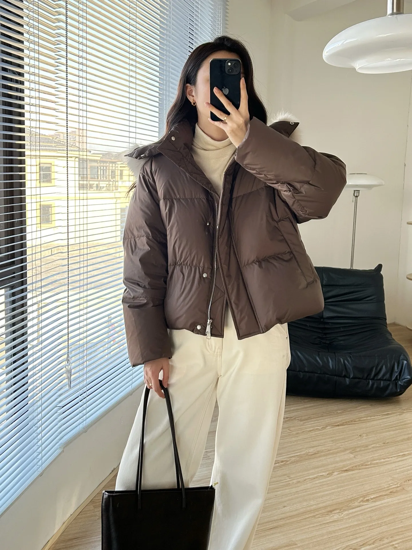 Crema Snow Treasure 2025 invierno nueva chaqueta de pan con cuello de piel de zorro con capucha 90 chaqueta de plumas de ganso blanco para mujer