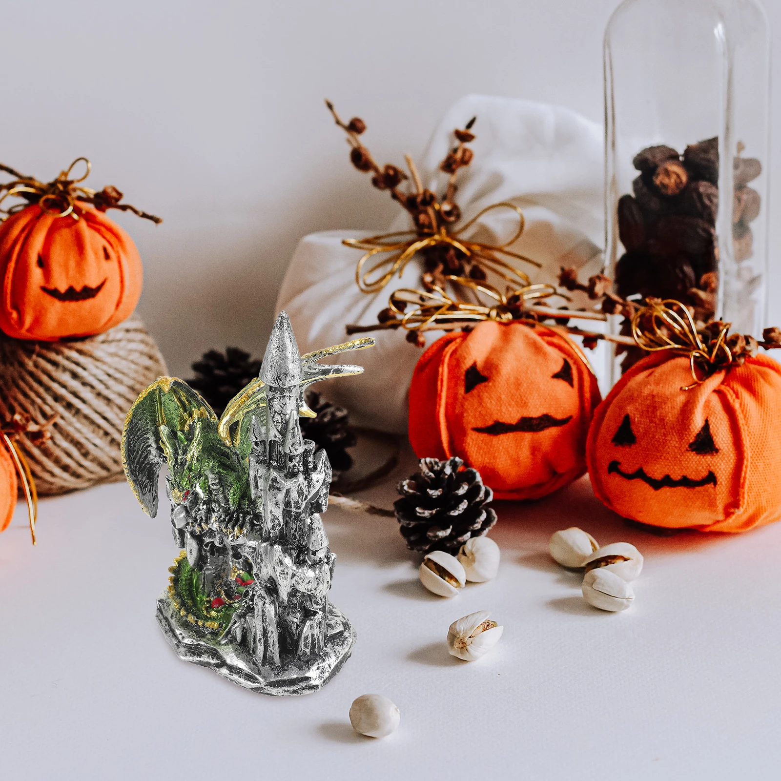 

Halloween Garden Decor Castle Dragon Ornament Party Decoration Indoor Table Decorations