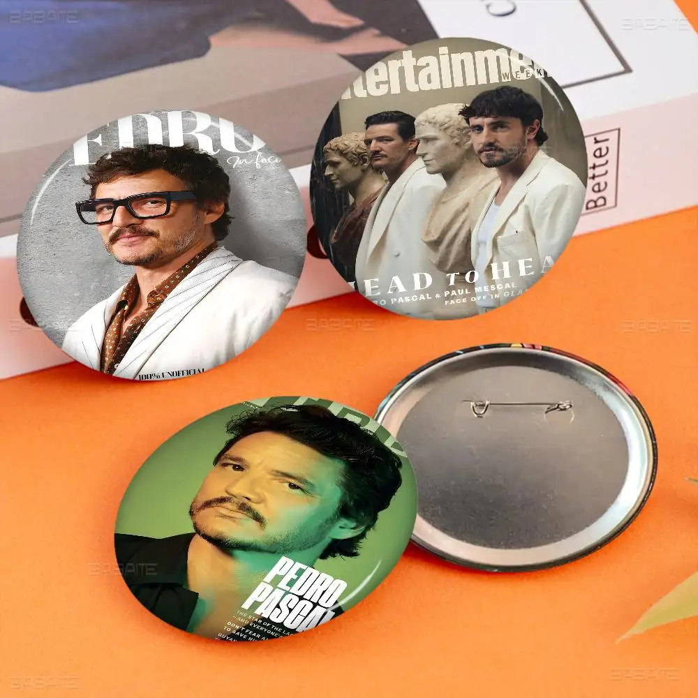 

Movie Actor P-Pedro P-Pascal Soft Button Pin Round Metal Badge Lapel Pin Parts Gift Friends Kid Jewelry