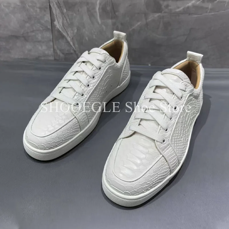 

White Crocodile Print Low Top Shoes Round Toe Lace-Up Couple Casual Shoes Leather New Style 2025 Spring Comfort Flat Shoes