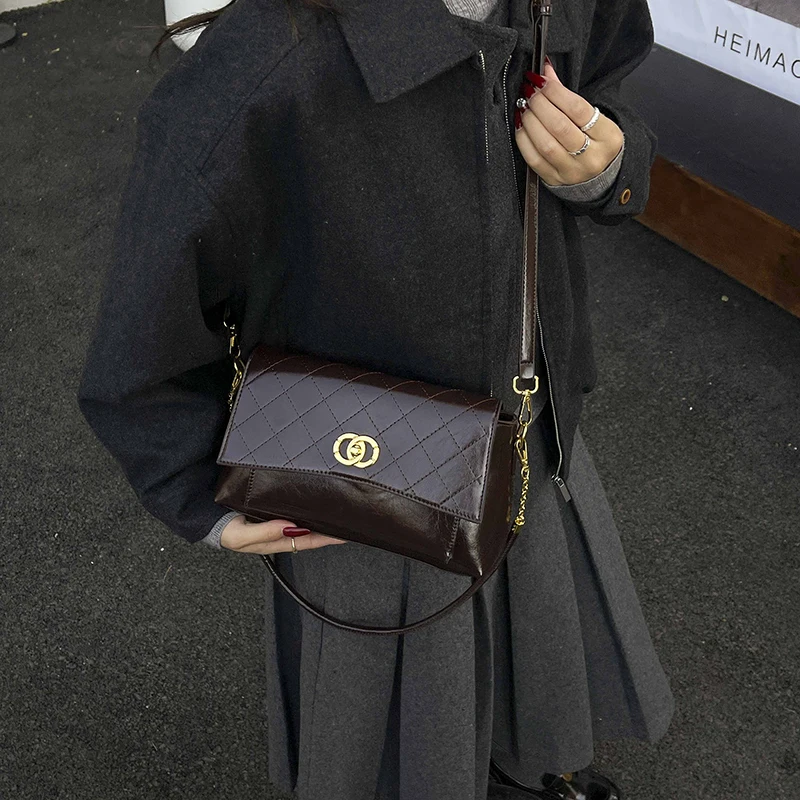 

High-End Textured Oil Wax Leather Shoulder Bag 2026 New Fashion Elegant Crossbody Bag Small Square Bag 8891DYJ