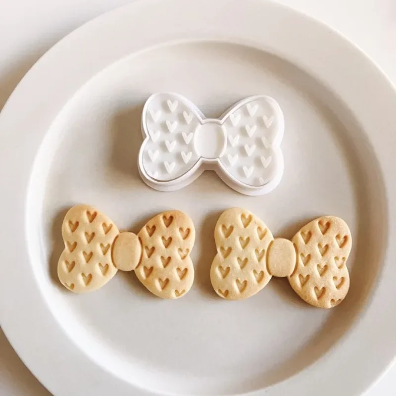 Bowknot Cookie Cutter Biscuit Mold Valentine's Day Heart Bow Plastic Pressable Fondant Cookie Stamp Cake Decor Baking Supplies