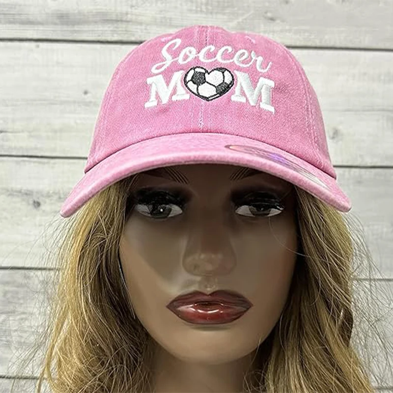 An embroidered SOCCER MOM soccer pink baseball cap suitable for men and women traveling outdoor sports spectator visor