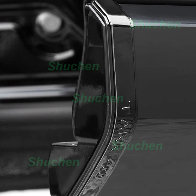 Рисунок 4 - Накладка на бампер двери автомобиля