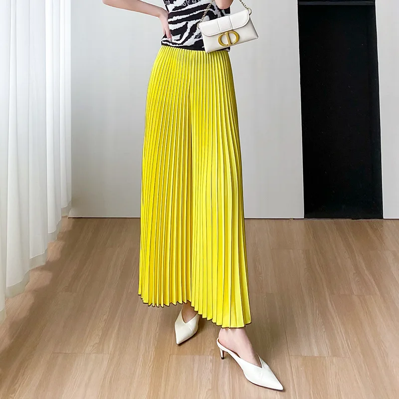 

Comfortable, fashionable, casual, high-end, simple, loose, wide leg skirt pants for women summer 2025, new pleated design