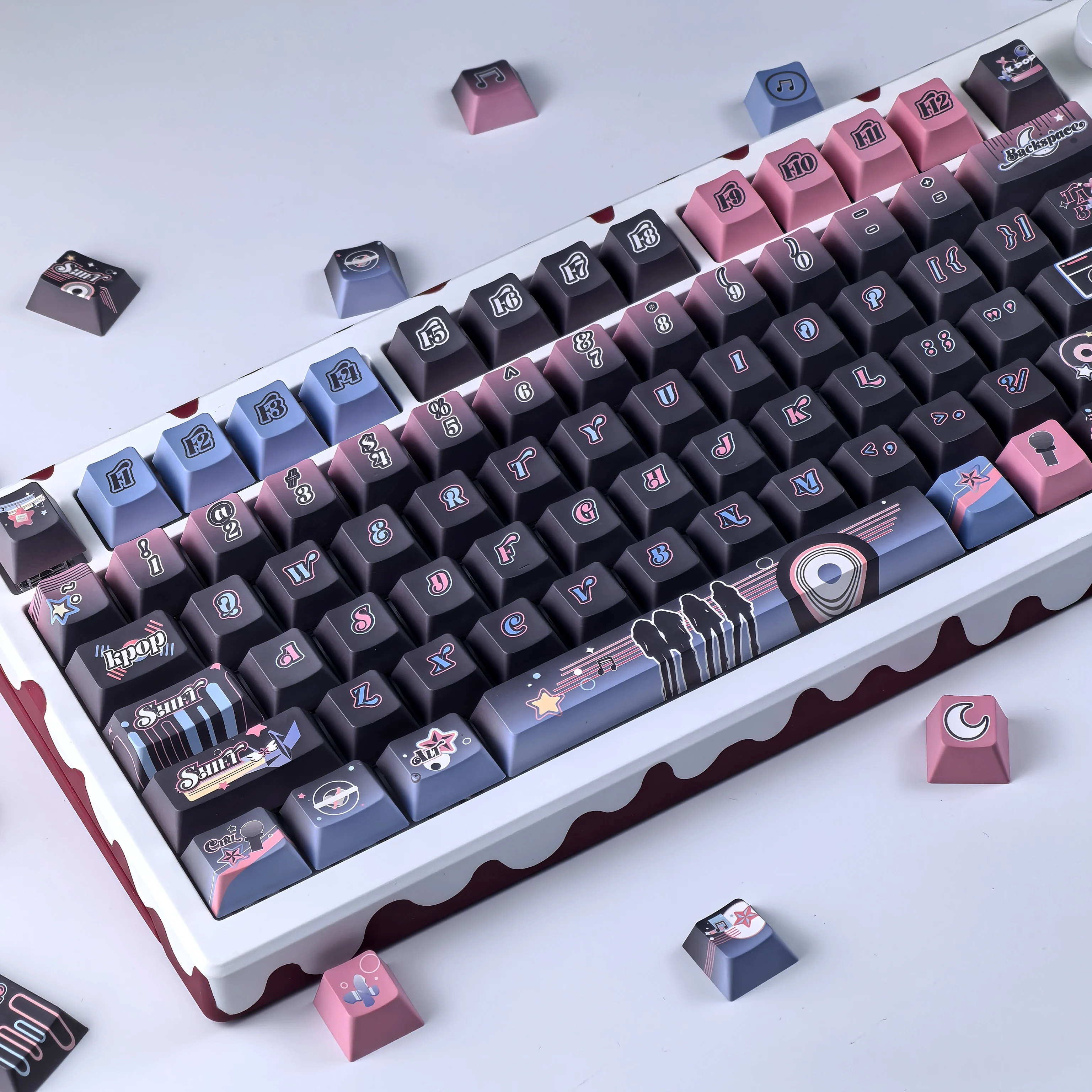 

Колпачок для клавиатуры в стиле Kpop, черный и розовый градиент Cherry Pbt, набор клавишных колпачков для клавиатуры своими руками по индивидуальному заказу
