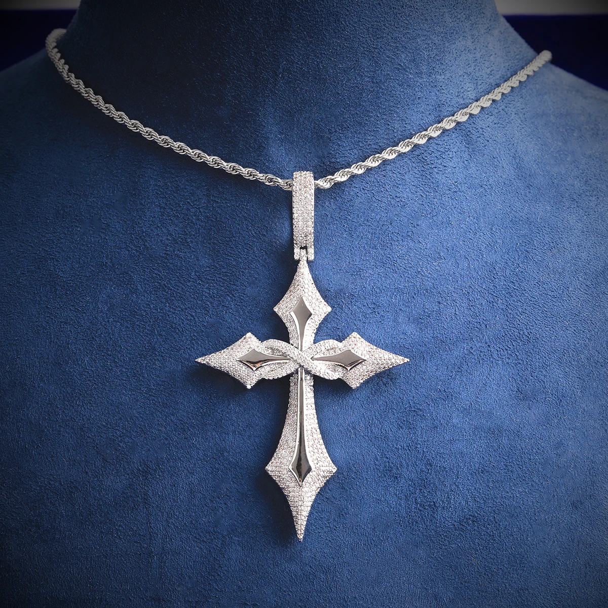 Naszyjnik z zawieszką w kształ – Cross Pendant Necklace Gold recenzja i cena