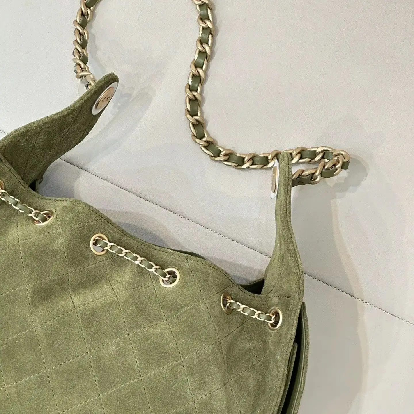 Olivgrüne Vertikale Handytasche aus Wildleder, Luxuriöse Multifunktionale Mini-Handtasche