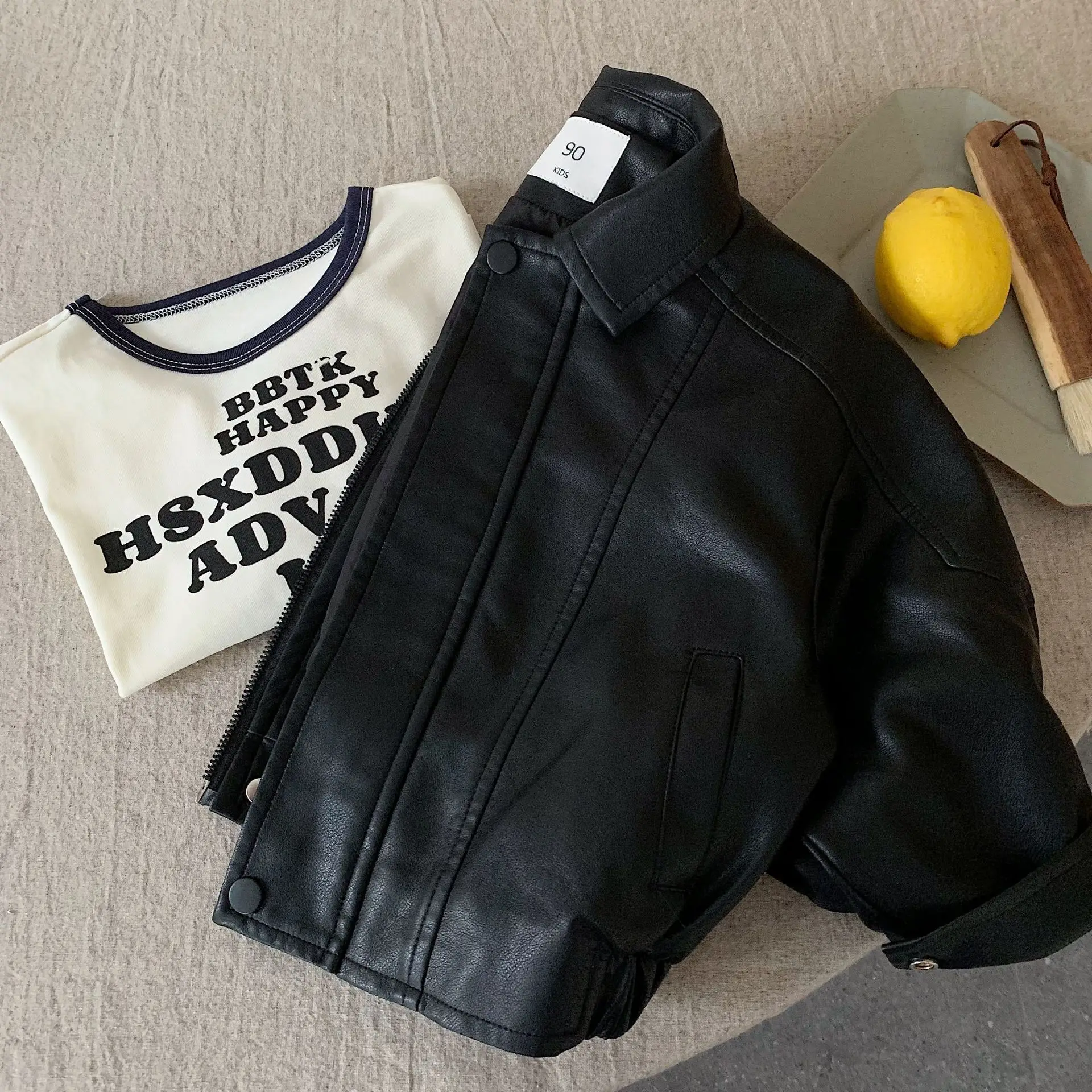 Frühling Herbst Neue Mädchen Jungen Lederjacke Einfarbiger Revers Schicker Motorrad-Reißverschlussmantel für 2-8 Jahre alte Kinder Modische PU-Oberbekleidung – Detail 7