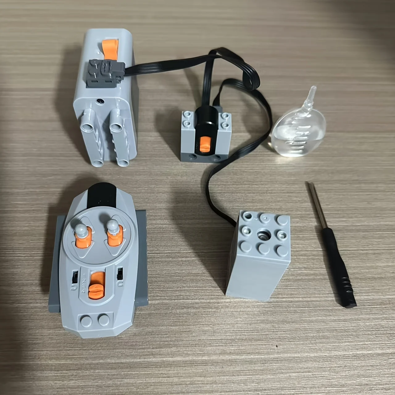 

6-in-1 Spray Function Motor Set, Compatible with STEM Motor Toy MOC Technic-Parts...