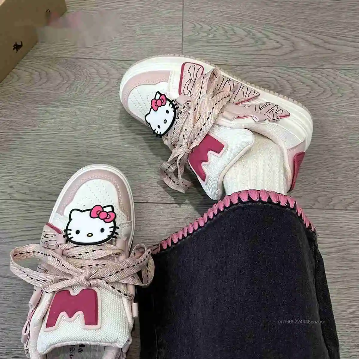 Sanrio Hello Kitty Cute Casual Shoes Women Autumn Fashion Thick Soled Board Shoes Korean Version Trend Niche Versatile Sneakers